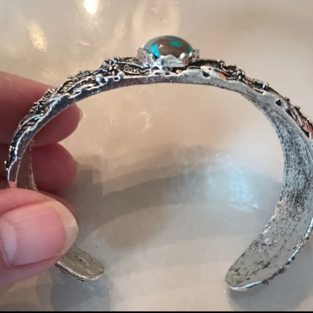 Vintage Style Turquoise Bangle - Picture 4 of 10